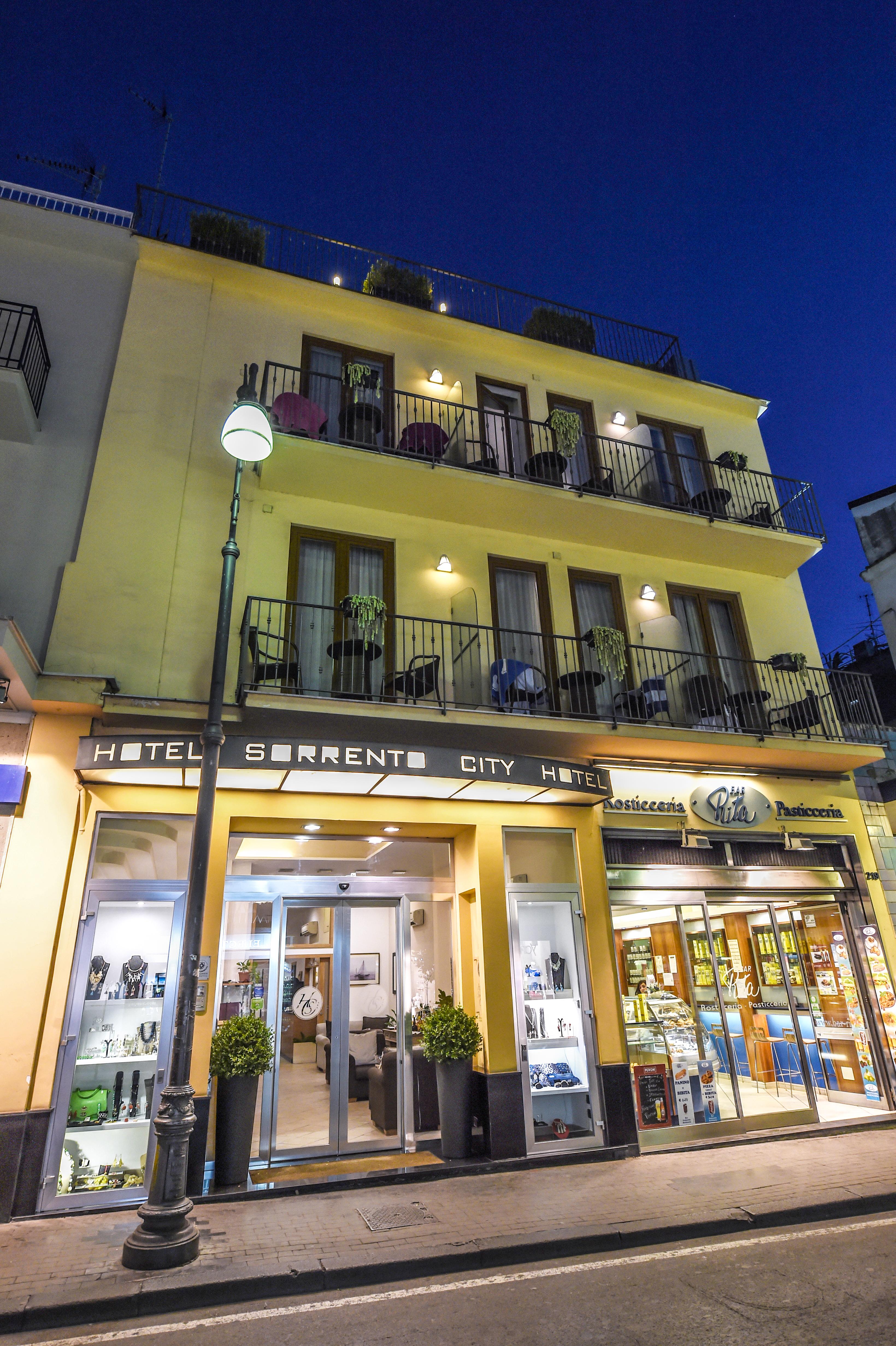Hotel Sorrento City Bagian luar foto