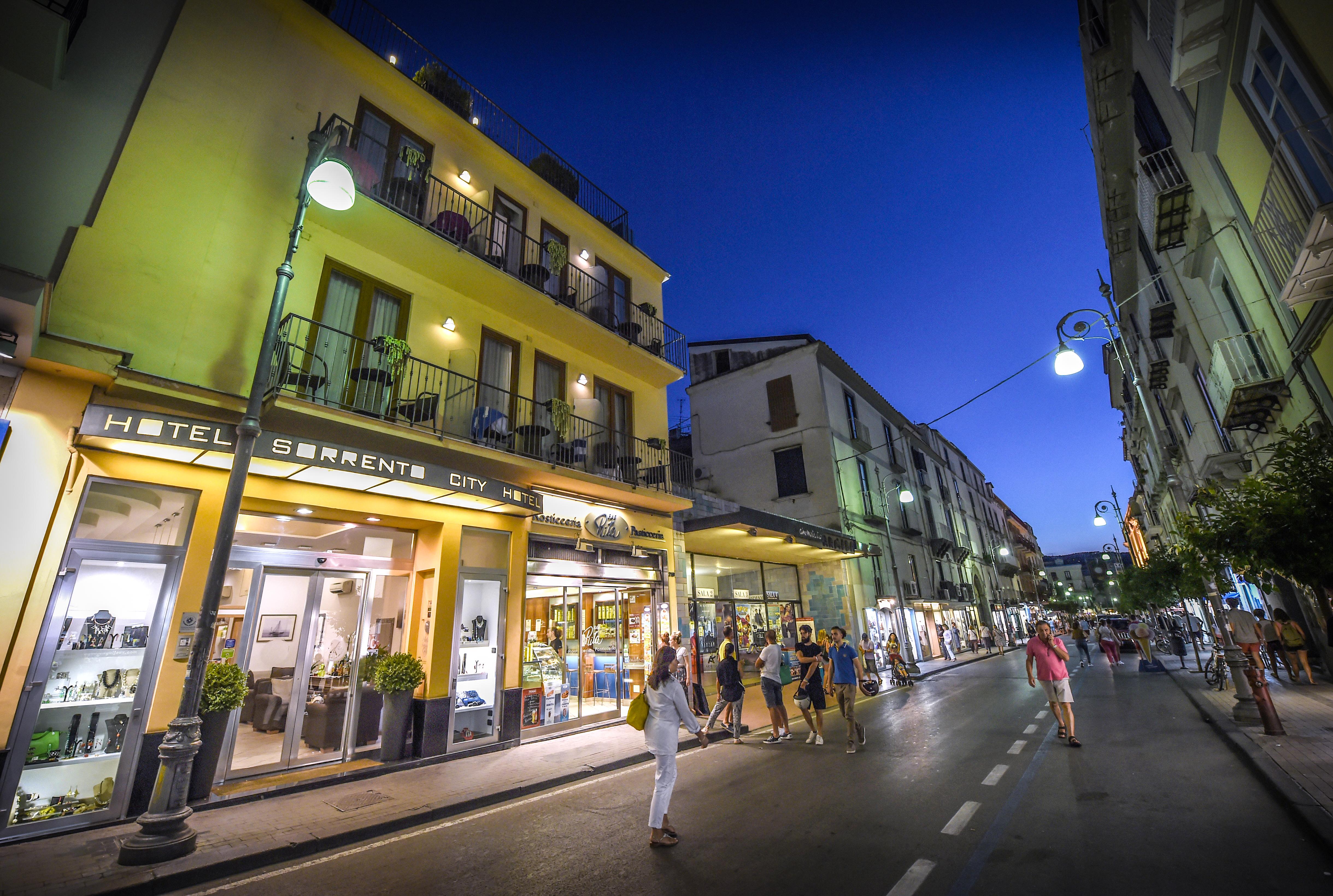 Hotel Sorrento City Bagian luar foto