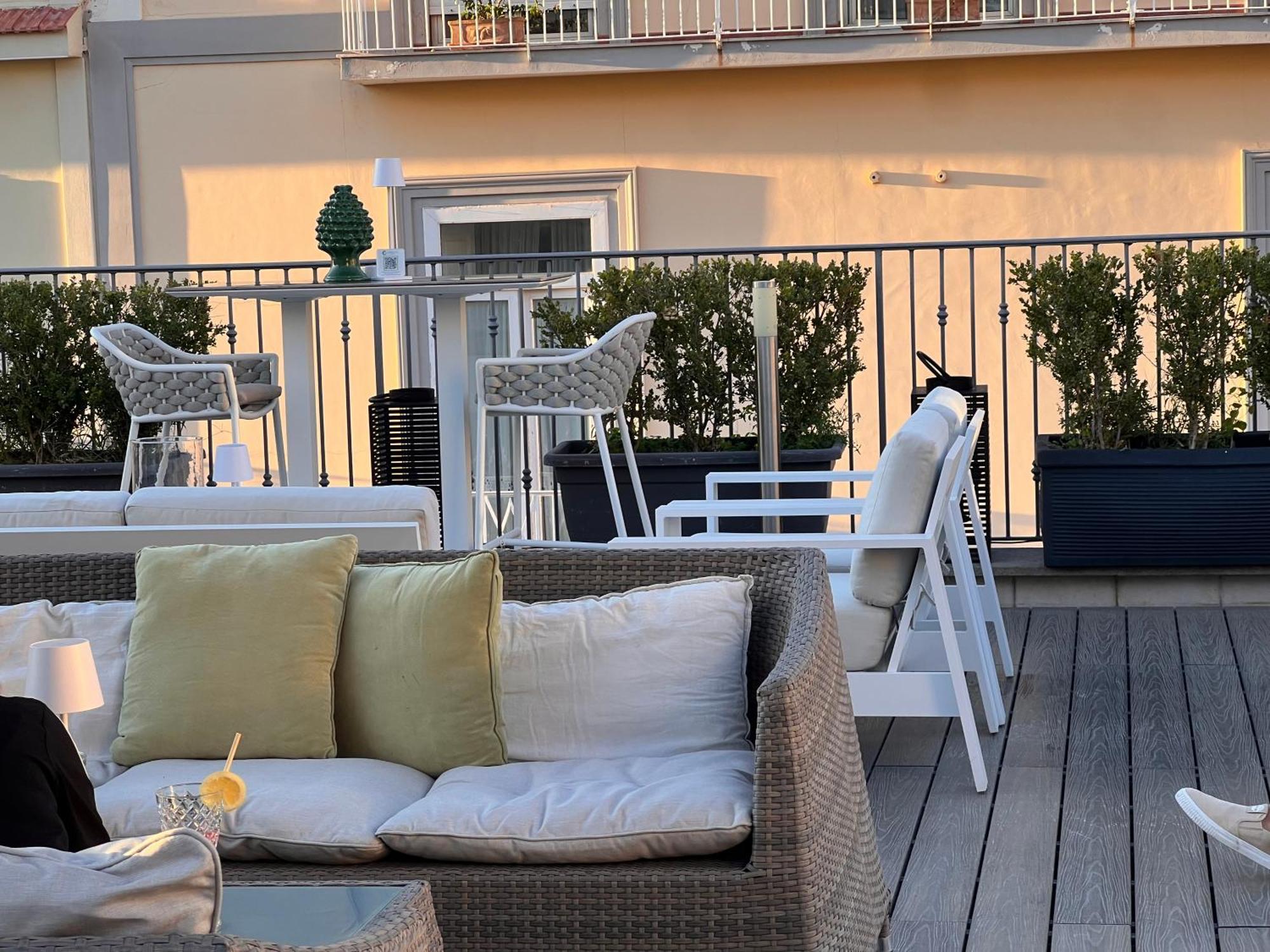 Hotel Sorrento City Bagian luar foto